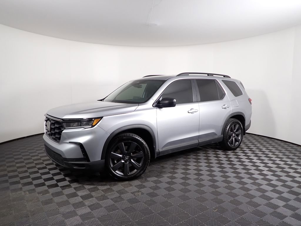 Used 2025 Honda Pilot Sport image 11
