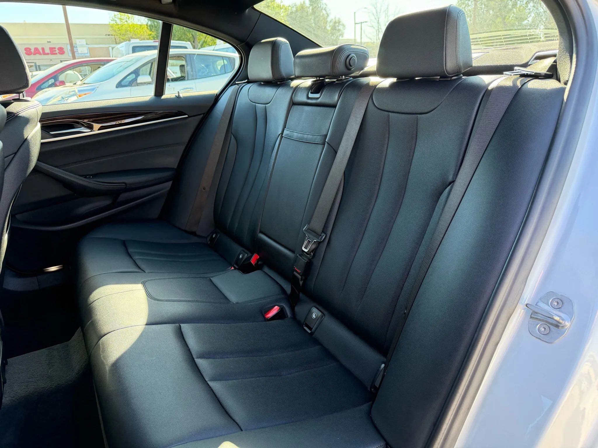 Used 2019 BMW 530e w/ Premium Package image 20
