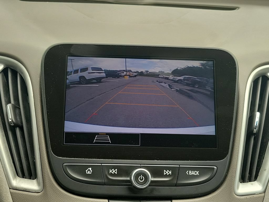 Used 2022 Chevrolet Malibu LT FWD image 23