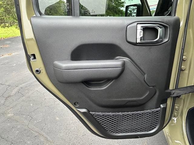 New 2025 Jeep Gladiator Sport image 11