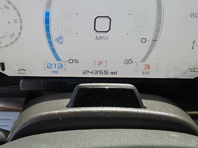 Certified 2025 GMC Hummer EV 3X AWD/4WD image 33