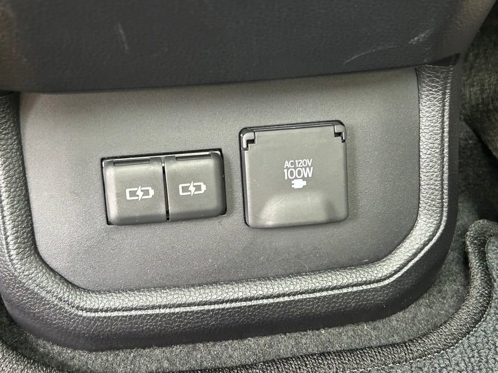 Used 2023 Toyota Highlander Platinum image 23