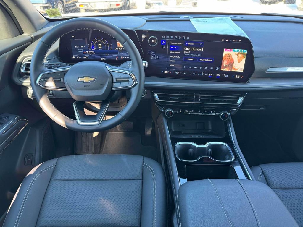 Used 2025 Chevrolet Traverse LT AWD/4WD image 17