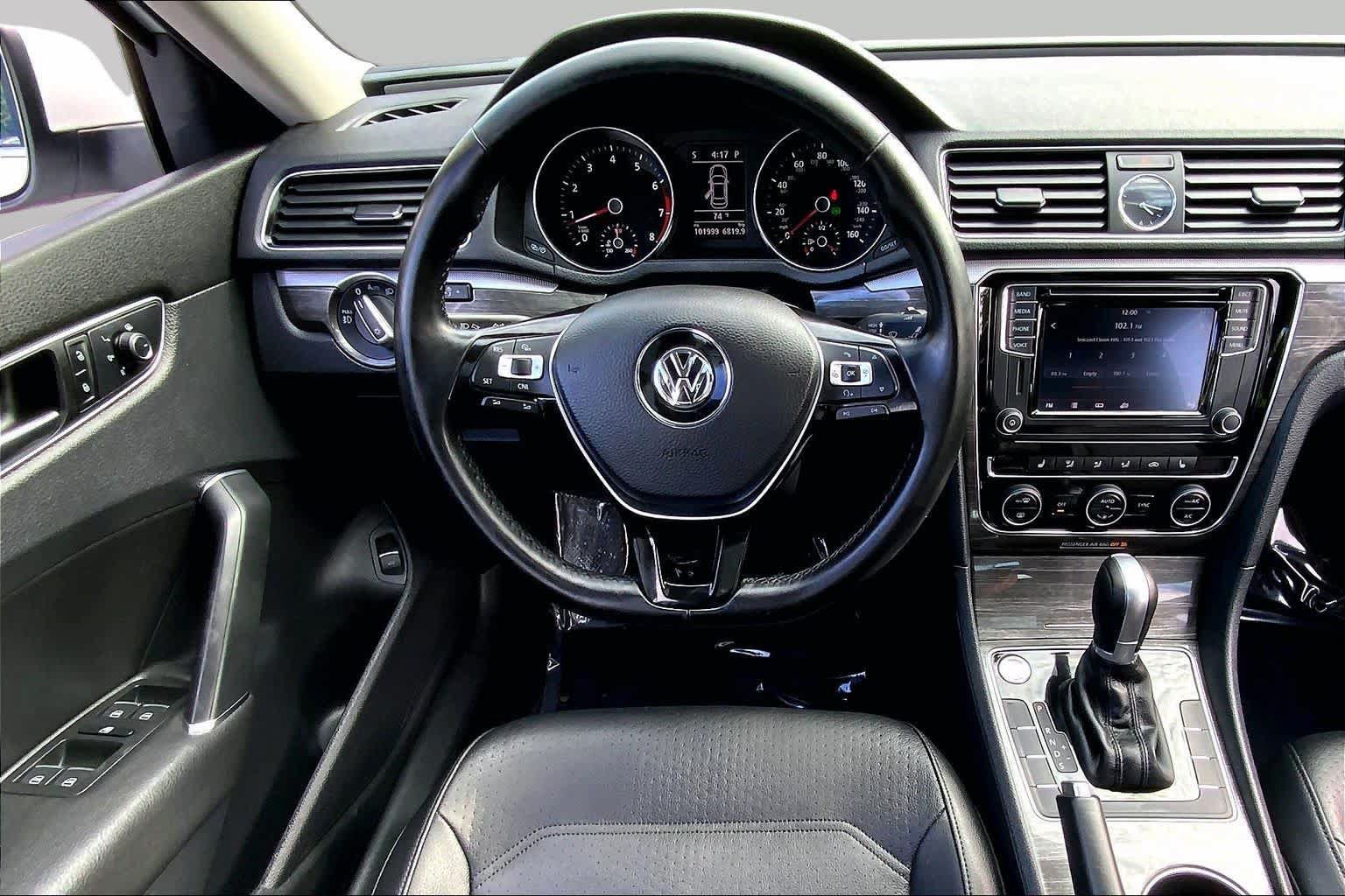 Used 2017 Volkswagen Passat 1.8T SE FWD image 6
