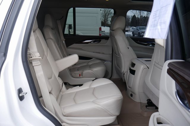 Used 2017 Cadillac Escalade Luxury image 29