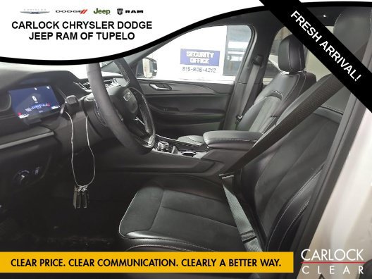 Used 2023 Jeep Grand Cherokee Altitude AWD/4WD image 7
