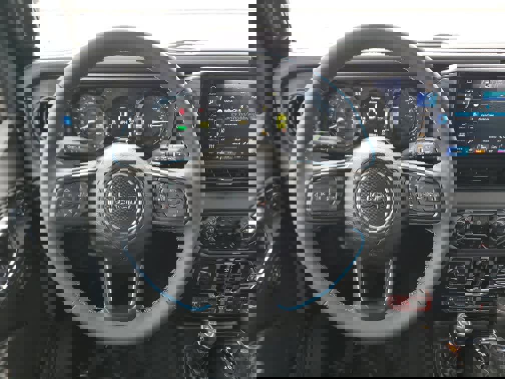 Used 2025 Jeep Wrangler Unlimited Rubicon 4xe w/ Safety Group image 18