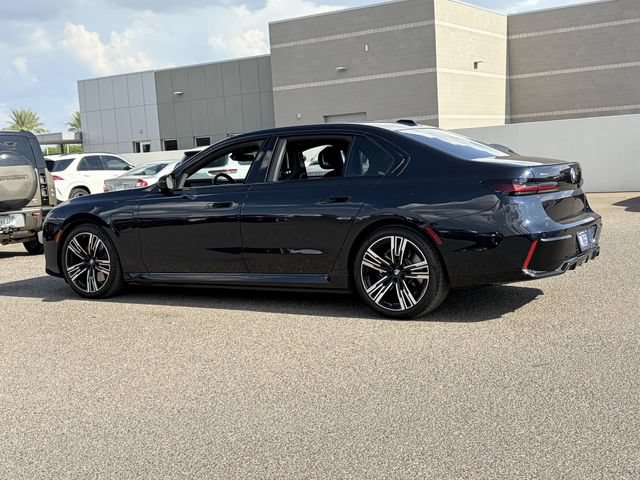 Used 2025 BMW 750e xDrive AWD/4WD image 8