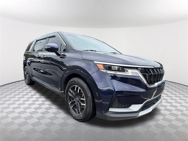 Used 2023 Kia Carnival LX image 3