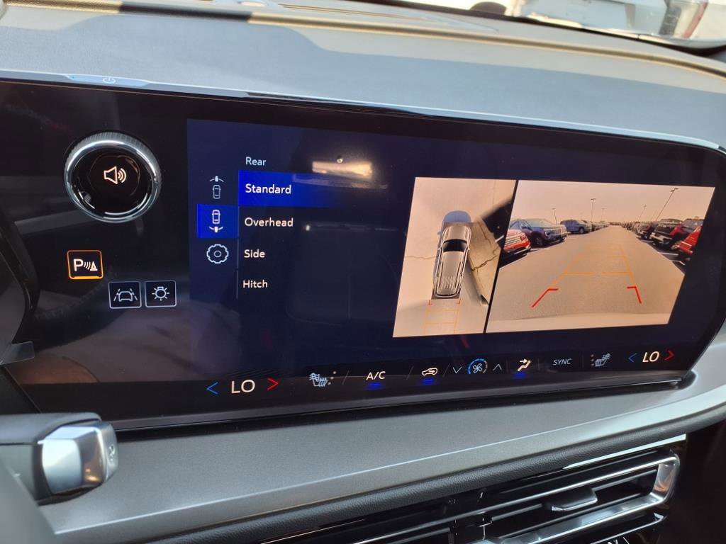 New 2026 Chevrolet Traverse LT w/ Driver Confidence Package image 4