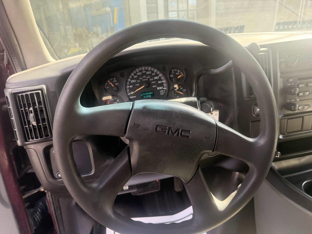 Used 2005 GMC Savana 1500 AWD image 15