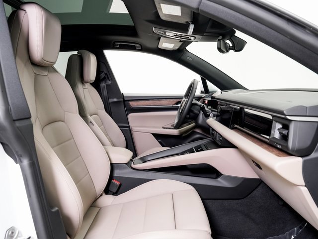 Certified 2025 Porsche Macan Electric image 22