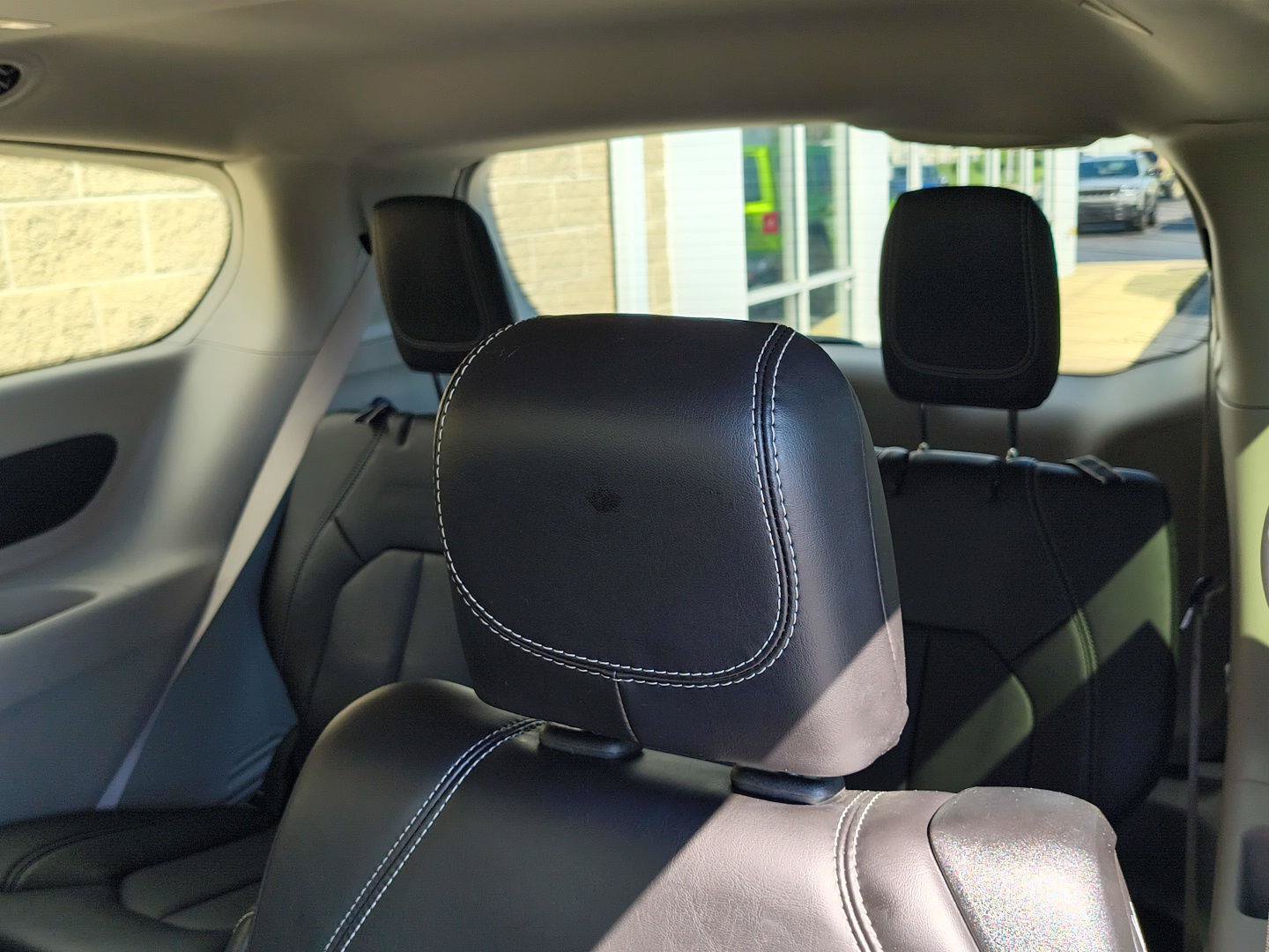 Used 2024 Chrysler Pacifica Touring-L FWD image 30