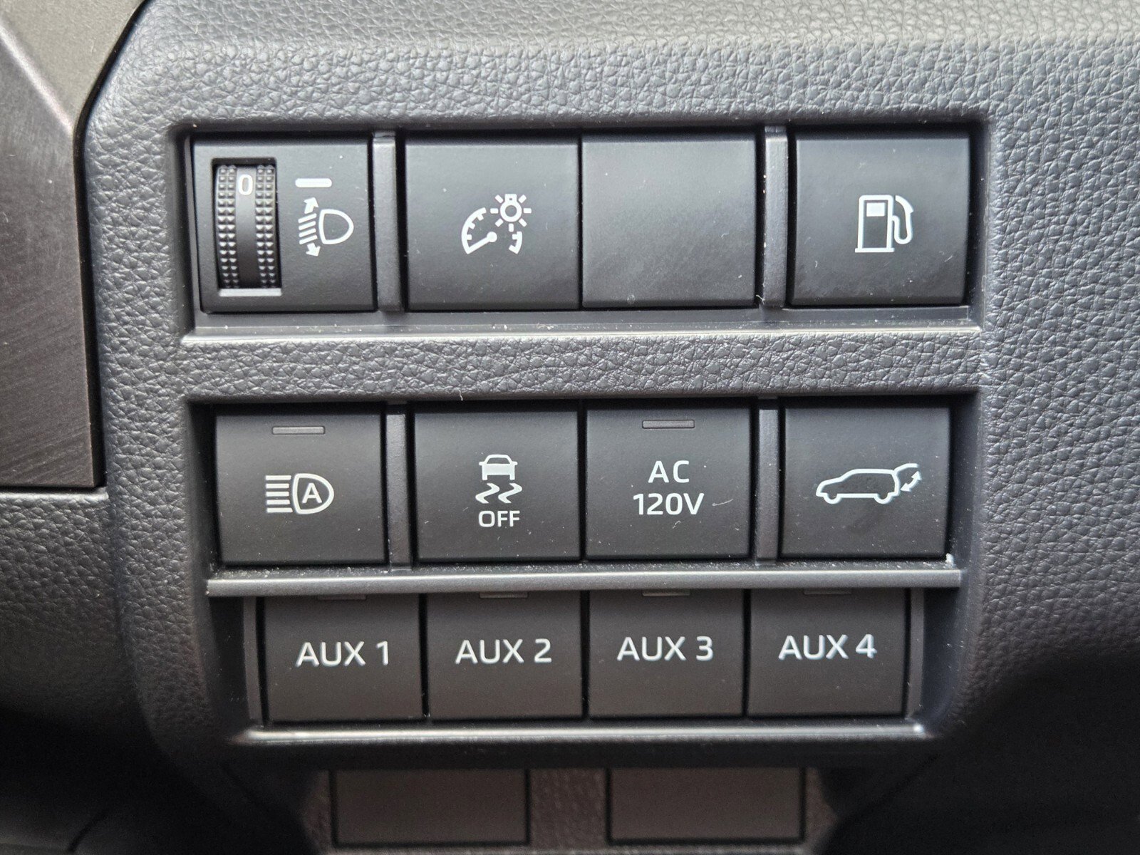 Certified 2025 Toyota 4Runner TRD Off-Road Premium AWD/4WD image 17