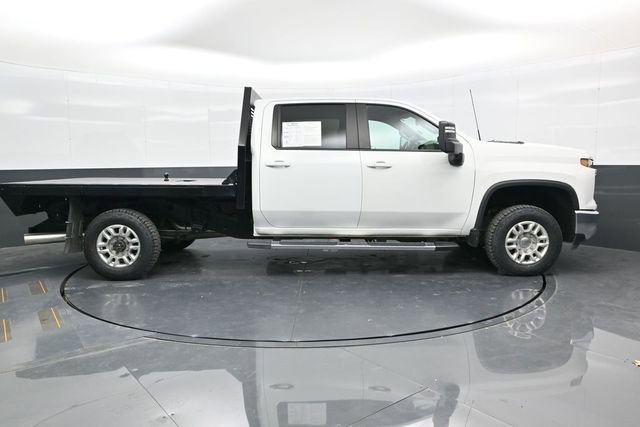 Used 2024 Chevrolet Silverado 2500 LT w/ Convenience Package image 8