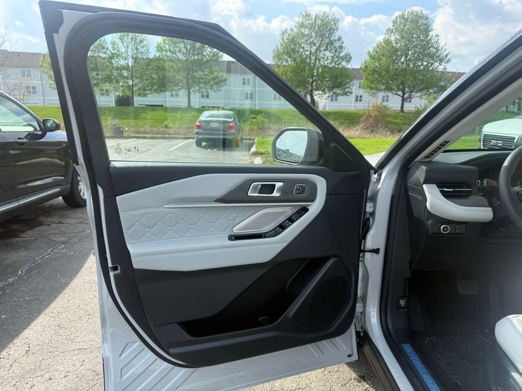 New 2026 Ford Explorer Platinum AWD/4WD image 10