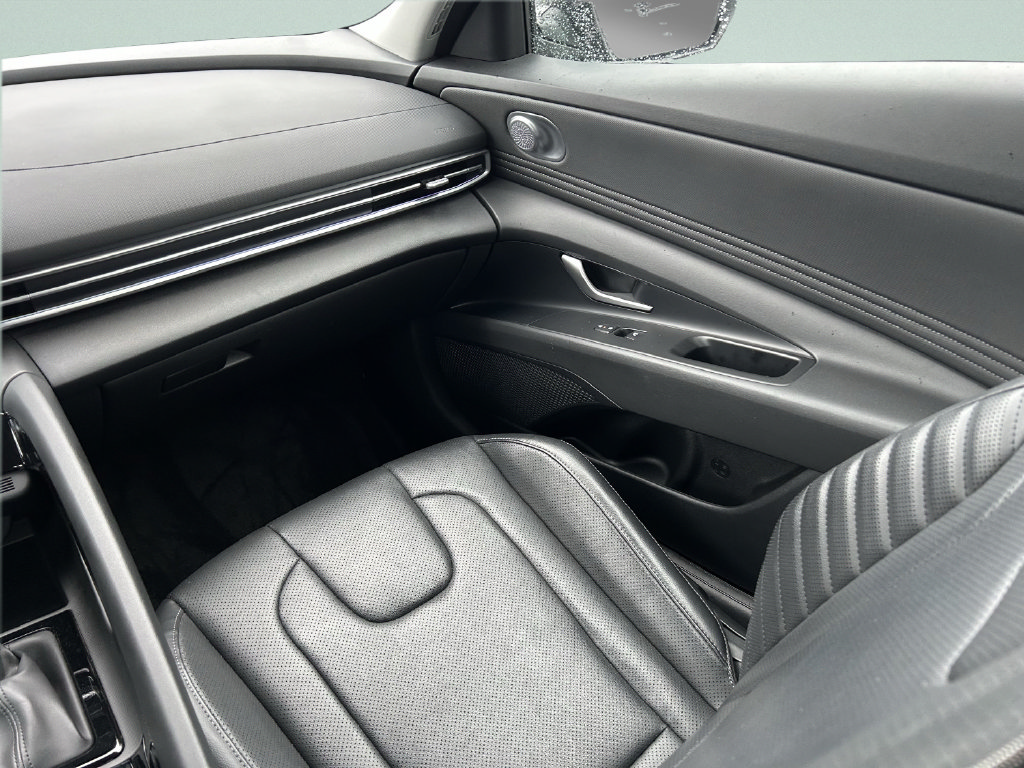Certified 2024 Hyundai Elantra Limited FWD image 20