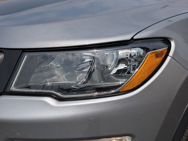 Used 2019 Jeep Compass Trailhawk image 2