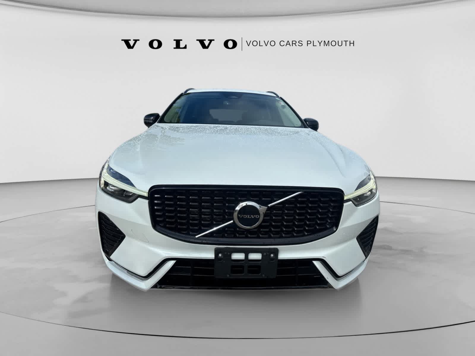 Used 2024 Volvo XC60 B5 Core AWD/4WD image 4