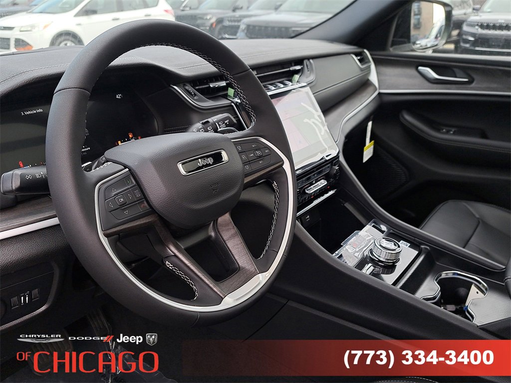 New 2025 Jeep Grand Cherokee Limited image 37