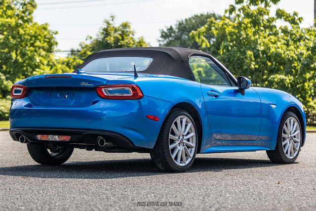 Used 2017 FIAT 124 Spider Lusso RWD image 18