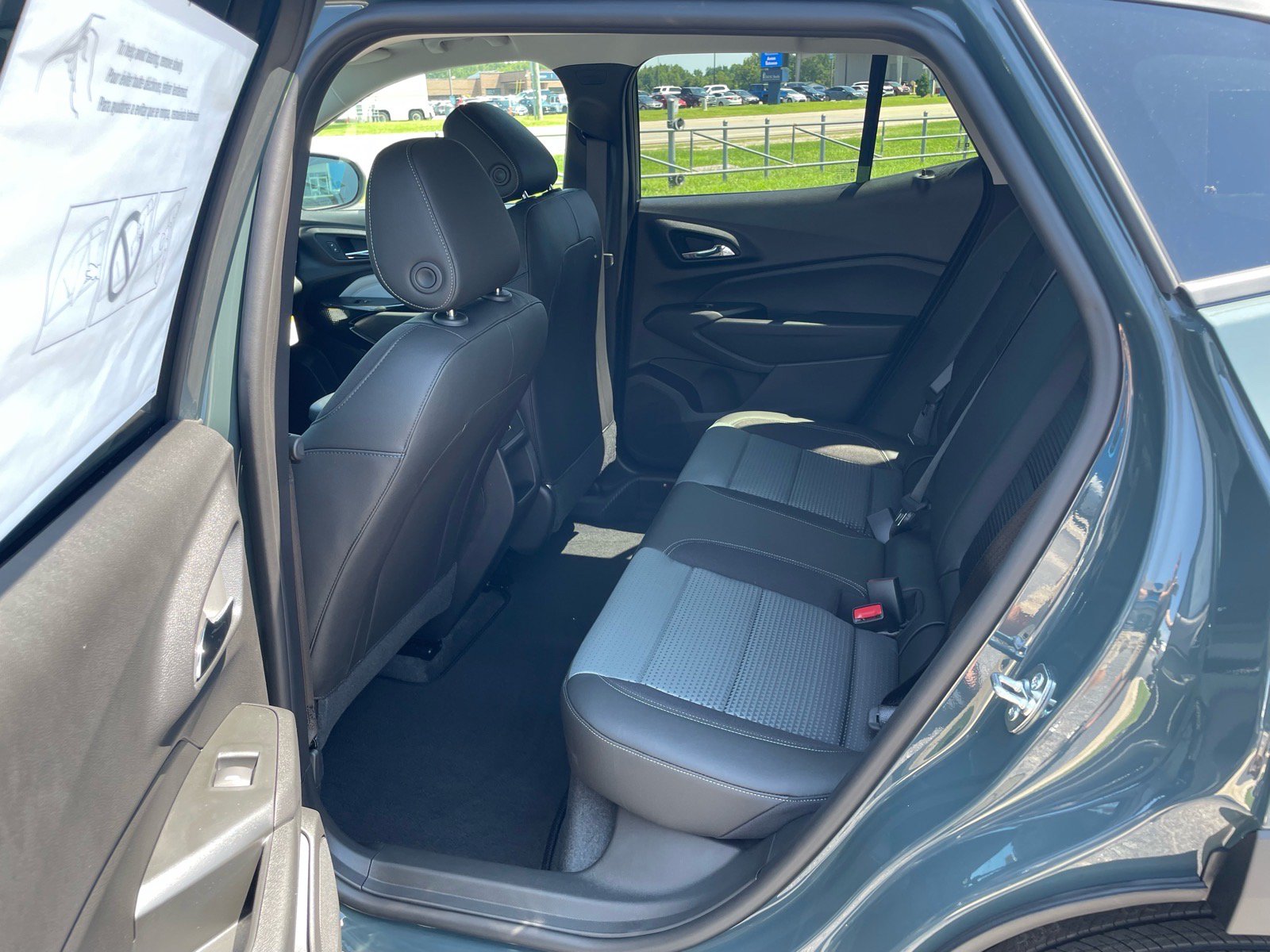 New 2026 Chevrolet Trax LT w/ LT Convenience Package FWD image 5