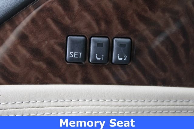 Used 2018 Nissan Armada Platinum w/ Interior Lighting Package image 4