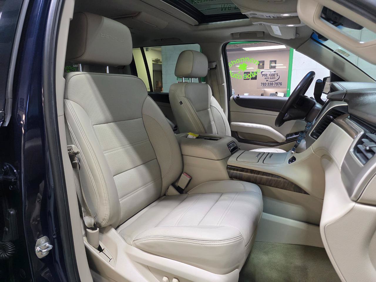 Used 2018 GMC Yukon XL Denali w/ Denali Ultimate Package AWD/4WD image 29
