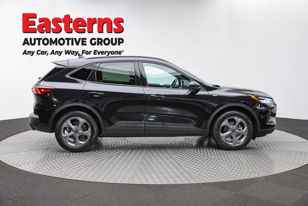 Used 2025 Ford Escape ST-Line FWD image 4