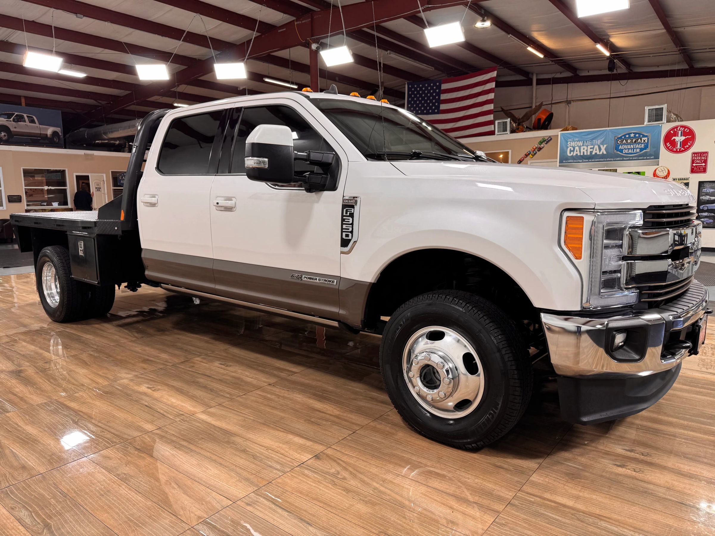 Used 2019 Ford F350 King Ranch w/ King Ranch Ultimate Package AWD/4WD image 2