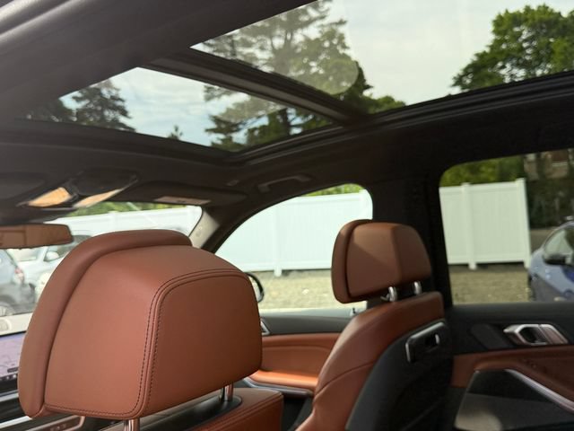 Certified 2025 BMW X5 M60i w/ Climate Comfort Package AWD/4WD image 18