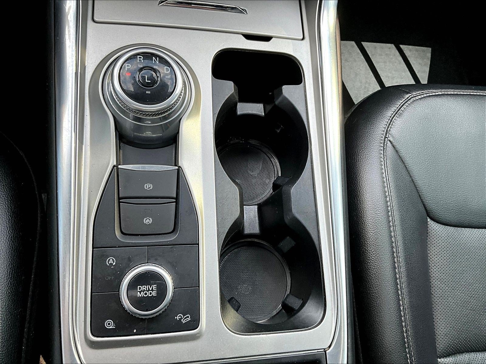 Used 2021 Ford Explorer Limited w/ Equipment Group 301A AWD/4WD image 39