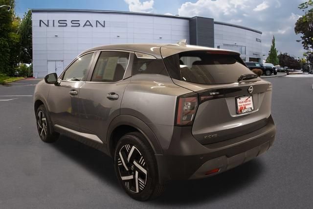 Used 2025 Nissan Kicks SV w/ Illumination Package FWD image 5