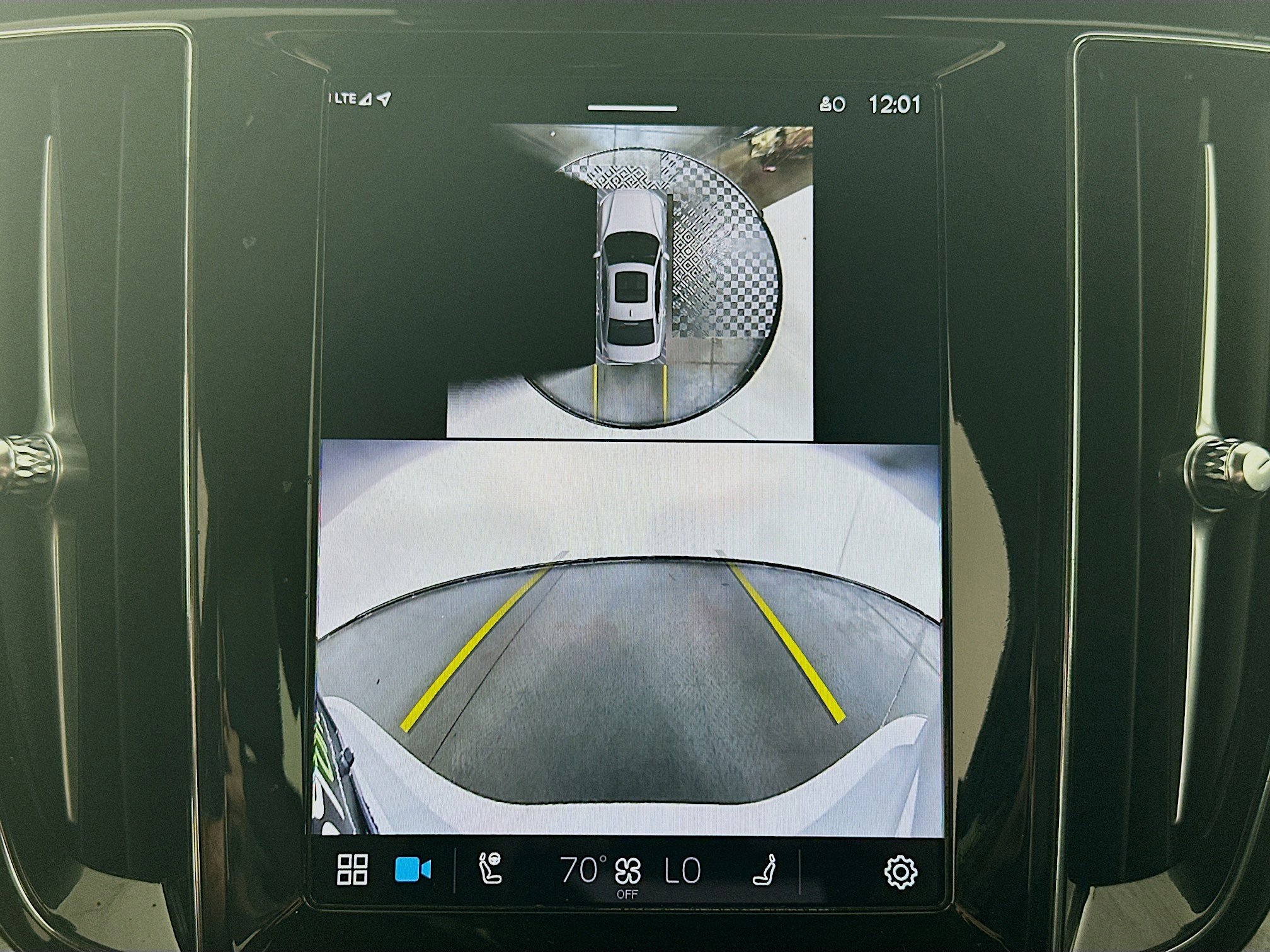 Used 2025 Volvo S60 B5 Plus image 23