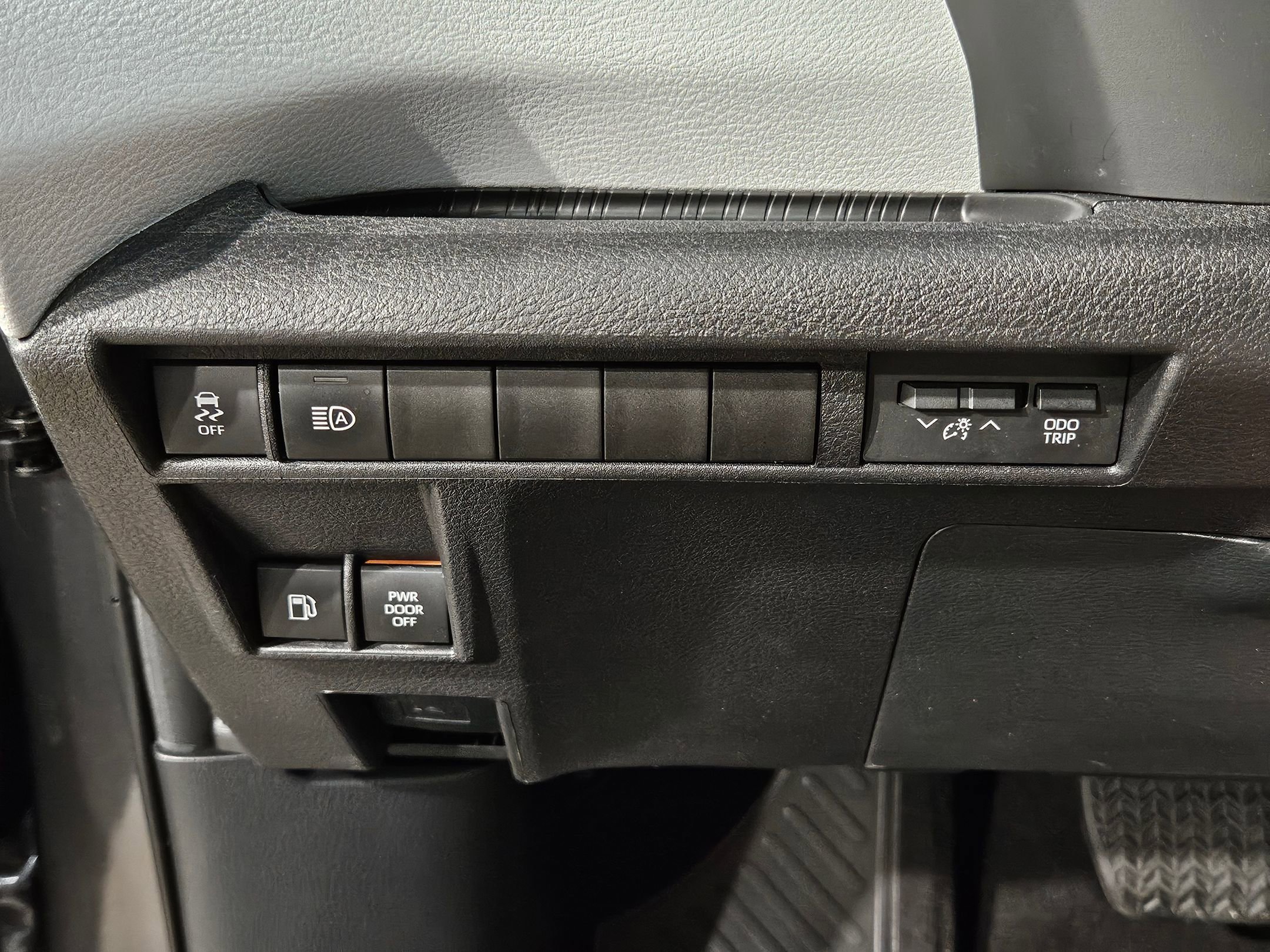 Certified 2025 Toyota Sienna XLE image 26