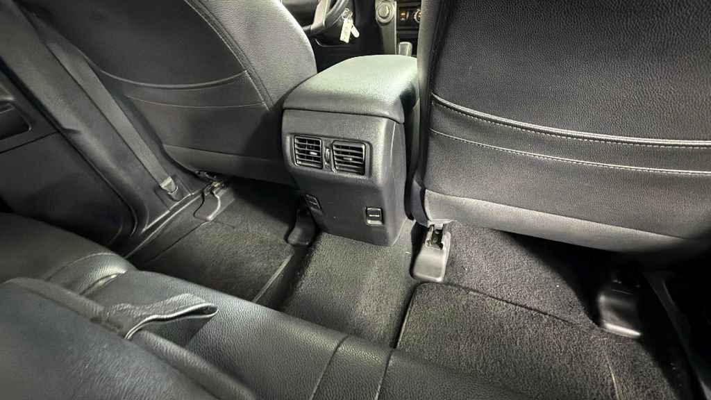 Used 2015 Toyota 4Runner SR5 AWD/4WD image 30