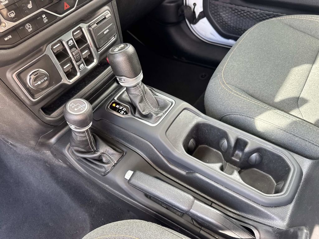 Used 2024 Jeep Wrangler Sahara image 44