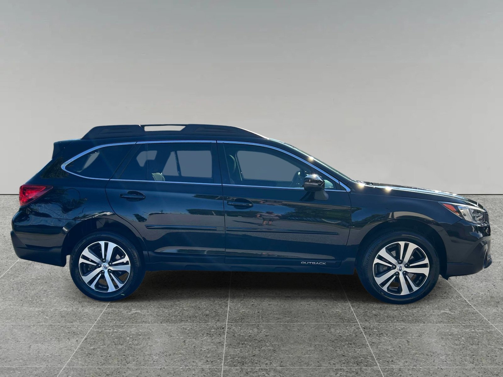 Used 2019 Subaru Outback 2.5i Limited AWD/4WD image 6