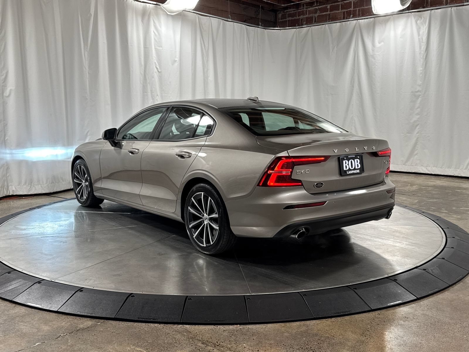 Used 2021 Volvo S60 T6 Momentum w/ Premium Package AWD/4WD image 7