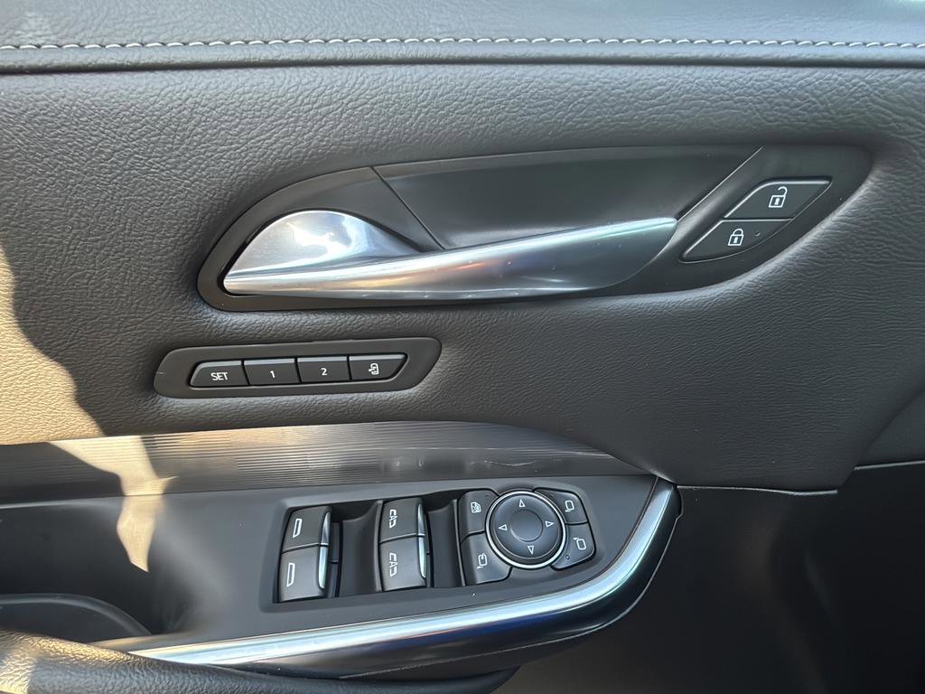 Used 2024 Cadillac XT4 Premium Luxury image 16