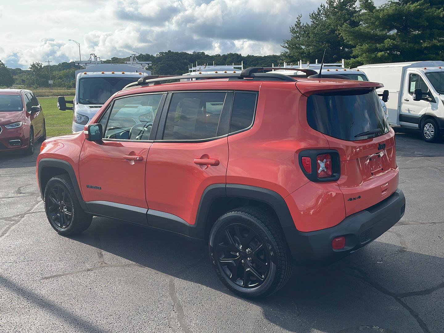 Used 2019 Jeep Renegade Altitude w/ Quick Order Package 2XM AWD/4WD image 3