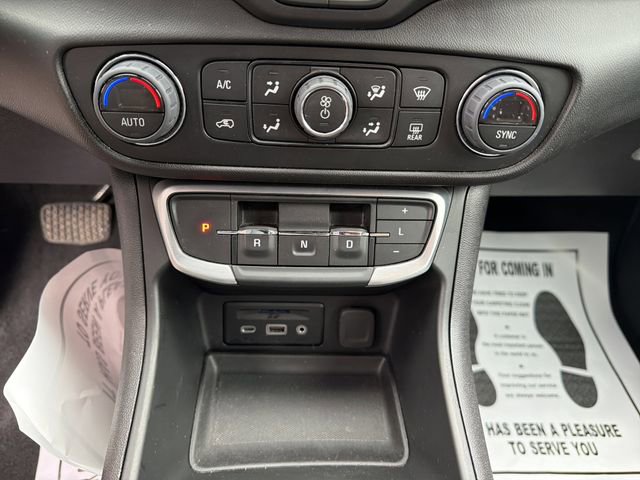 Used 2024 GMC Terrain SLT image 20