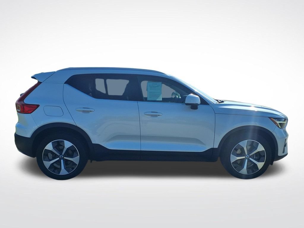 Certified 2023 Volvo XC40 B4 Plus w/ Climate Package FWD image 9