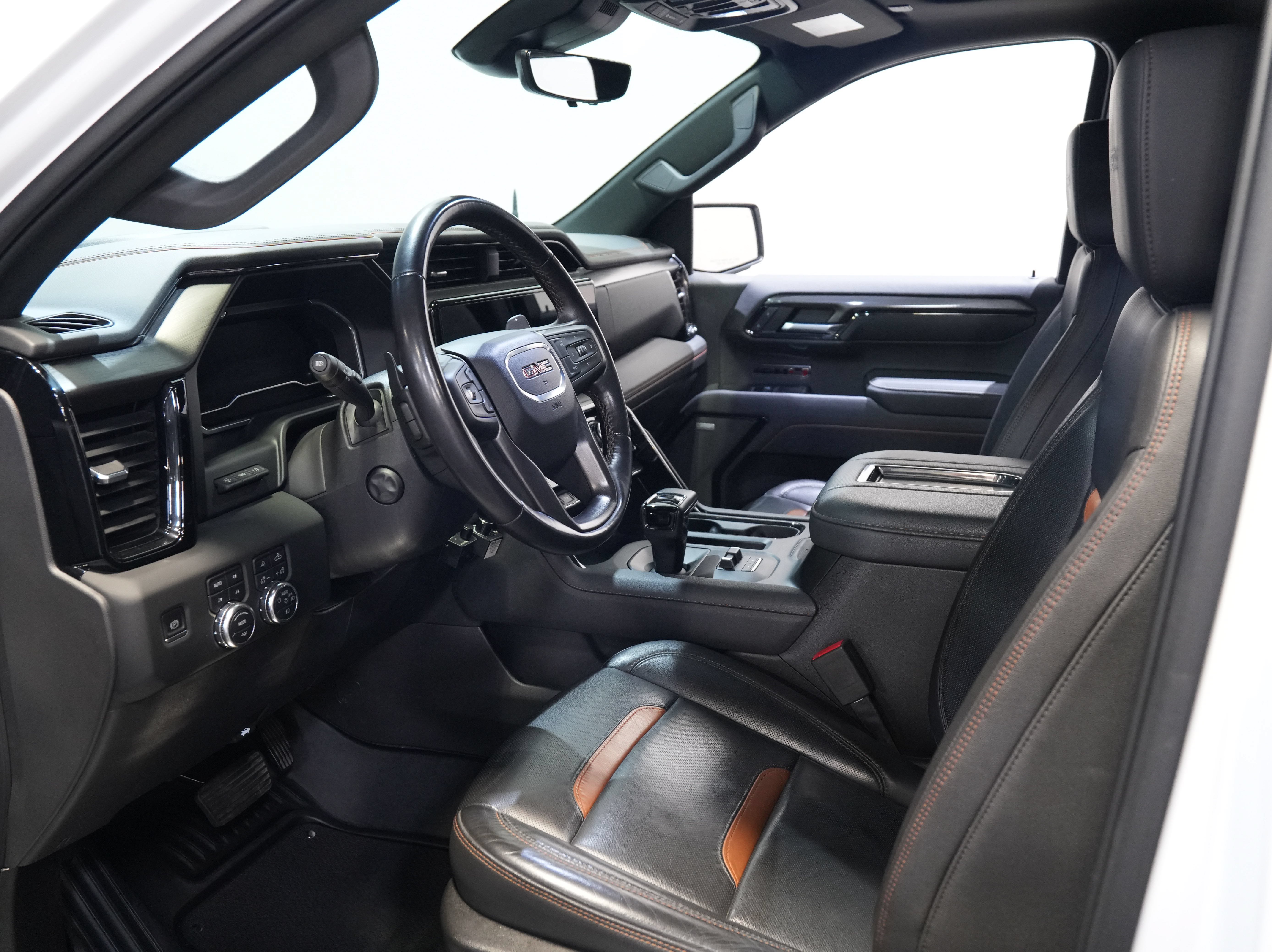 Used 2022 GMC Sierra 1500 AT4 w/ AT4 Premium Package AWD/4WD image 33