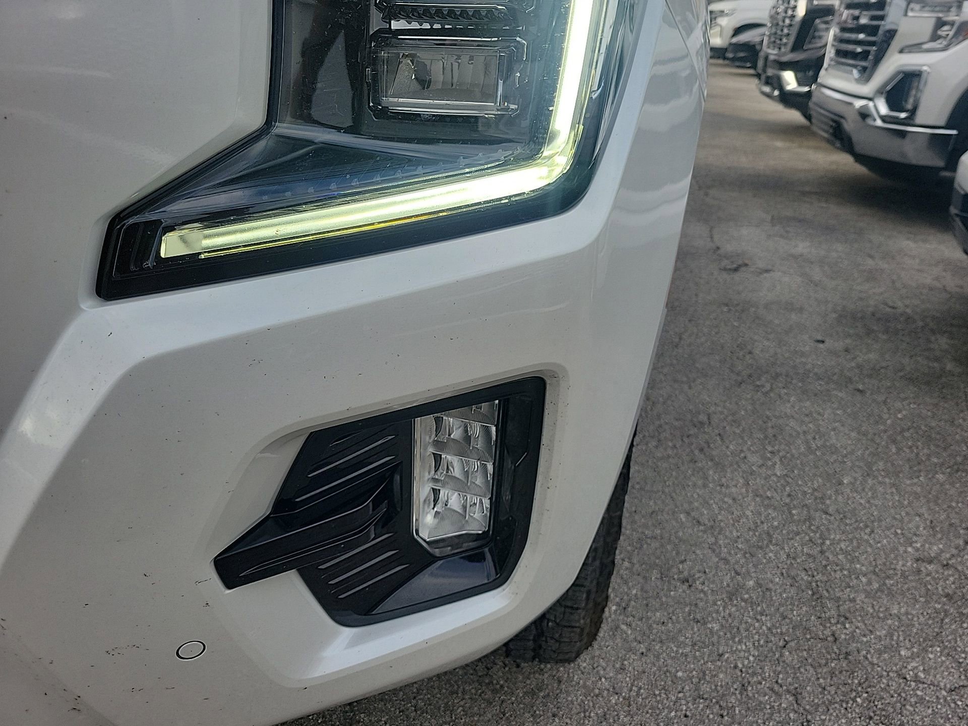 Used 2024 GMC Yukon AT4 w/ Technology Package image 14