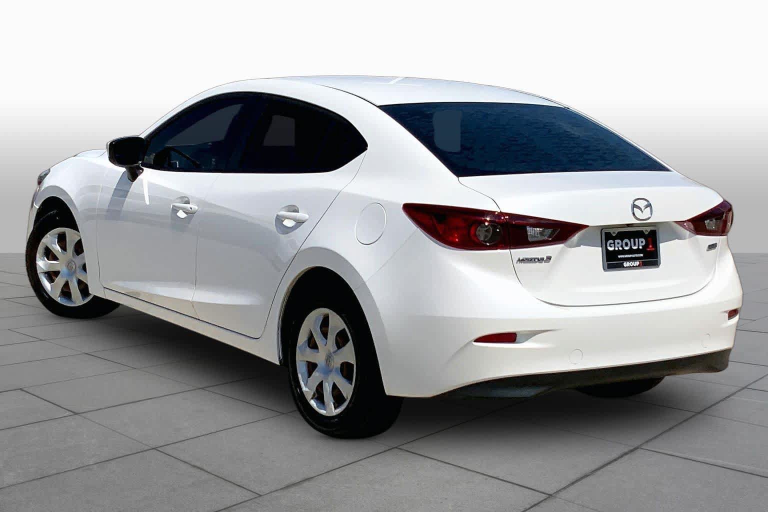 Used 2018 MAZDA MAZDA3 Sport FWD image 11