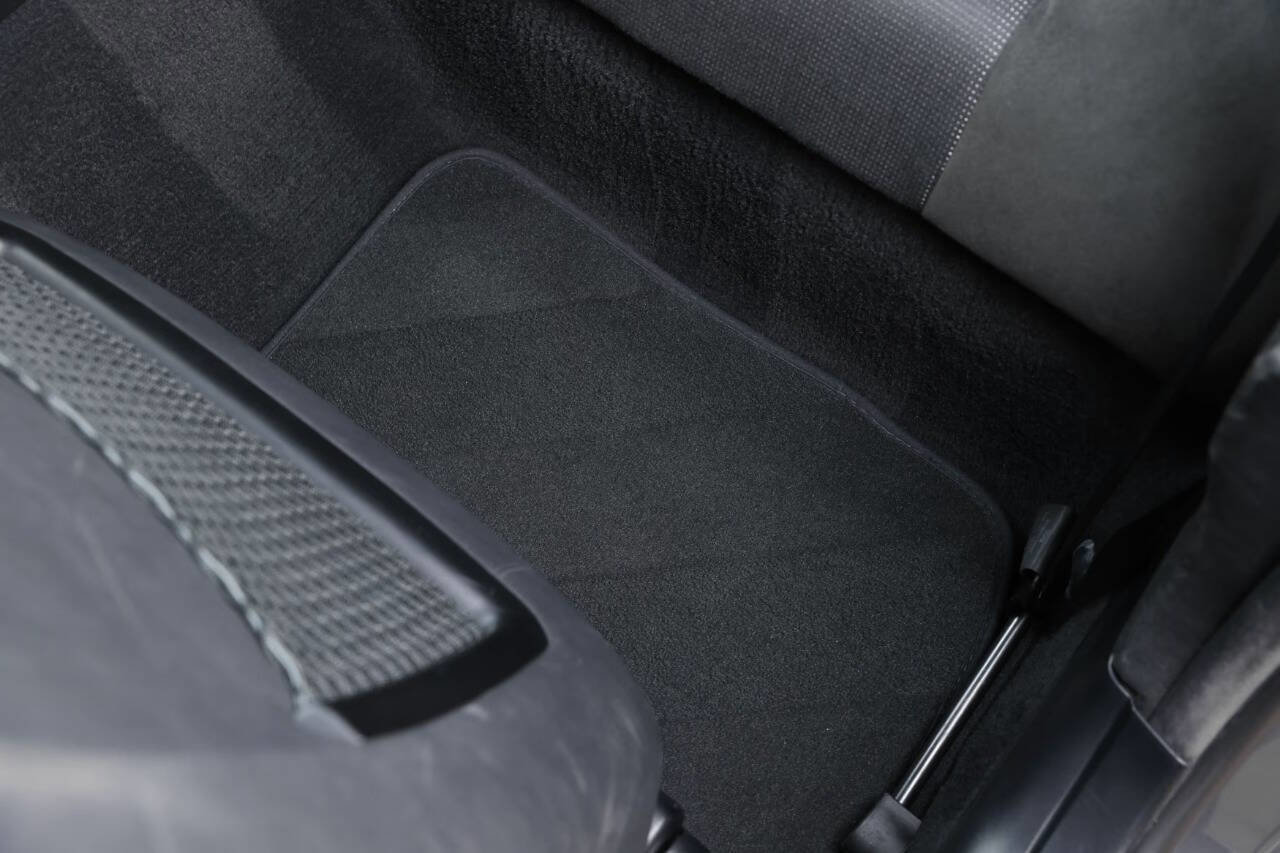 Used 2004 BMW 330Ci 330Ci 2dr Coupe image 97