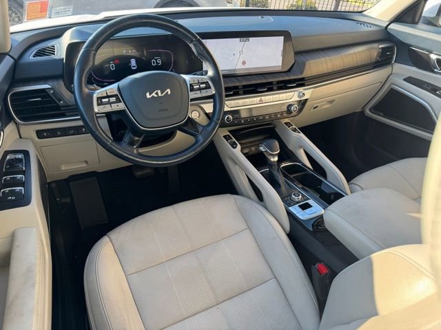 Used 2023 Kia Telluride EX w/ EX Captain's Chair Package image 15