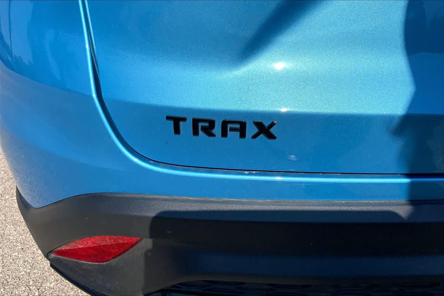 Used 2025 Chevrolet Trax RS FWD image 10