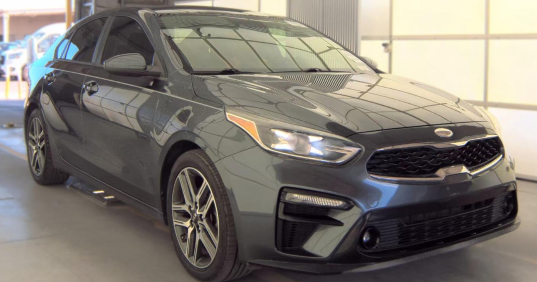 Used 2019 Kia Forte S w/ S Premium Package FWD image 2